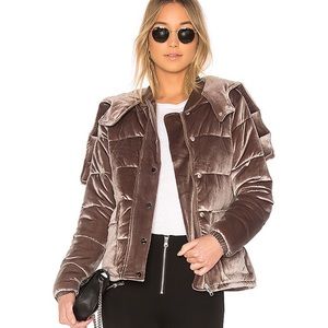 🆕LOVERS & FRIENDS X REVOLVE Tulip Hooded Puffer Jacket in Gray Taupe